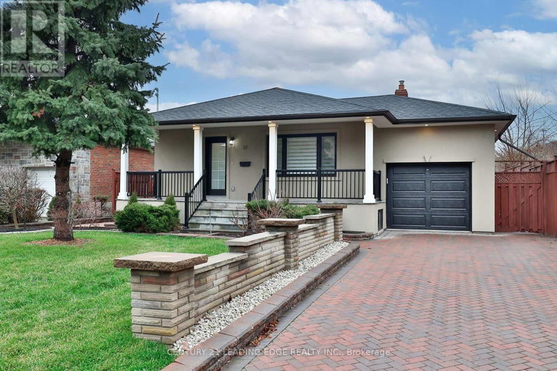 10 FRANKFORT Avenue  Toronto (Rustic), M6L2Y2 | Image 2