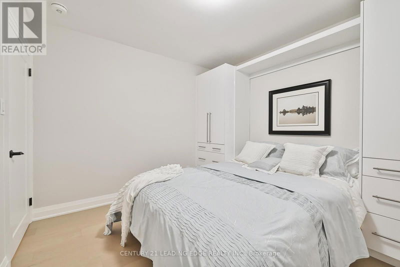 10 FRANKFORT Avenue  Toronto (Rustic), M6L2Y2 | Image 26