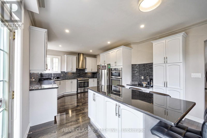 238 Nautical Boulevard  Oakville (Bronte West), L6L0B9 | Image 6