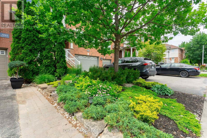 3082 Highbourne Crescent  Oakville (Palermo West), L6M5H1 | Image 3