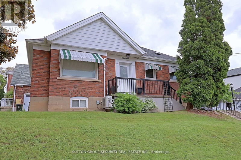 15 Beechborough Avenue  Toronto (Beechborough-Greenbrook), M6M1Y8 | Image 1