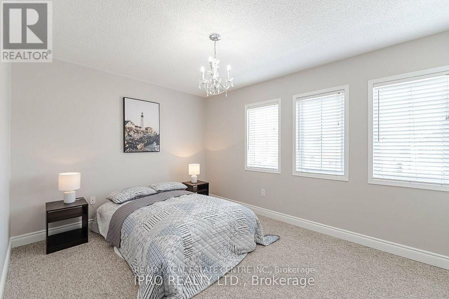 UPPER - 1016 MCCUAIG DRIVE Image 12