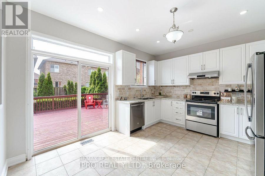 UPPER - 1016 MCCUAIG DRIVE Image 7