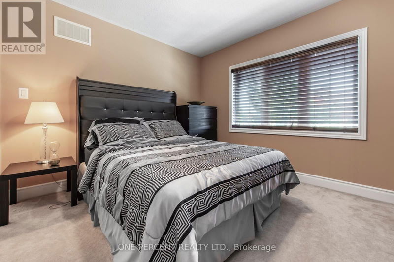 138 Cedargrove Road  Caledon (Bolton West), L7E2X5 | Image 21