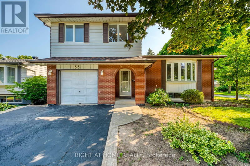 33 Nadia Place  Oakville (College Park), L6H1K1 | Image 1