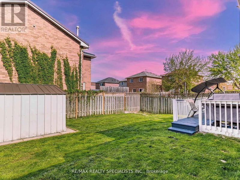 32 Matterdale Avenue  Brampton (Fletcher's West), L6Y4H9 | Image 34