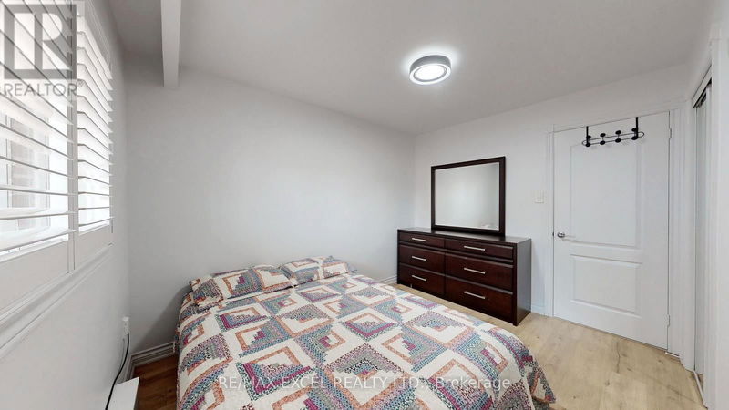 220 Gracefield Avenue  Toronto (Rustic), M6L1L8 | Image 25