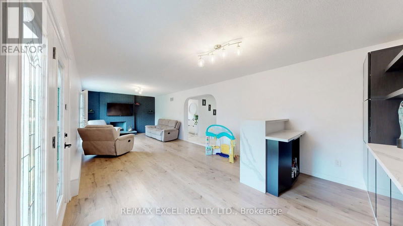 220 Gracefield Avenue  Toronto (Rustic), M6L1L8 | Image 26