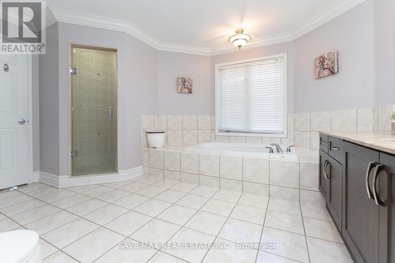 1 Casa Lane  Brampton (Vales of Castlemore), L6P1H7 | Image 25