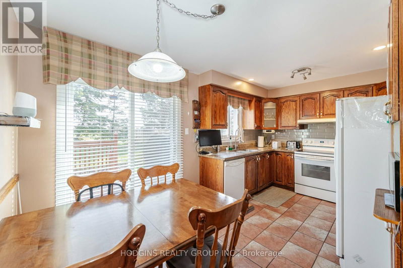 4583 Full Moon Circle  Mississauga (Hurontario), L4Z2N6 | Image 8