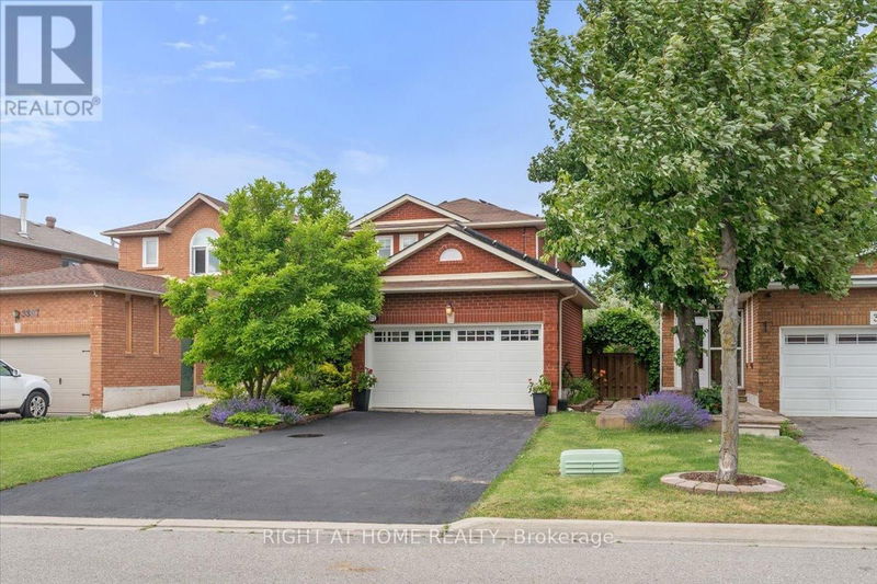 3371 Columbine Crescent  Mississauga (Lisgar), L5N6A9 | Image 2