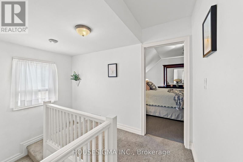 6 Ingleside Drive  Toronto (Downsview-Roding-CFB), M3K1V1 | Image 18