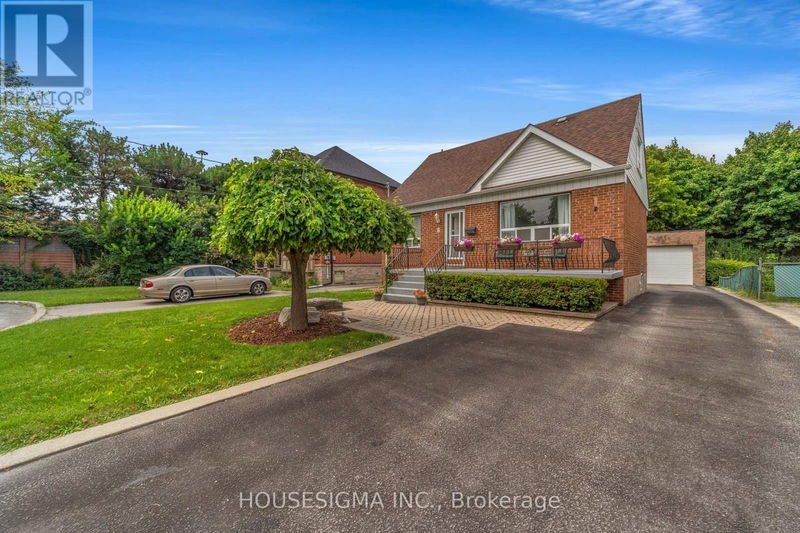 6 Ingleside Drive  Toronto (Downsview-Roding-CFB), M3K1V1 | Image 3