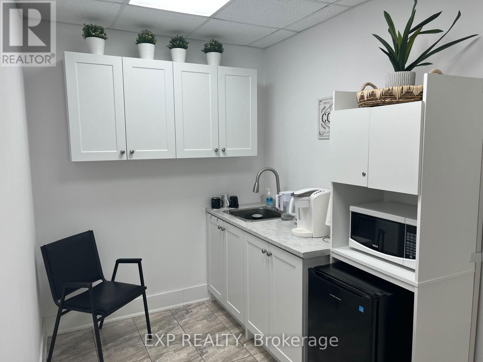 3 - 1185 QUEENSWAY EAST Image 14