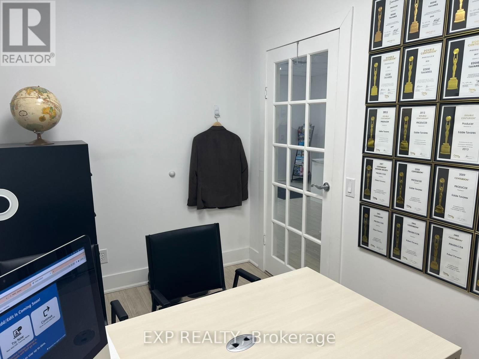 3 - 1185 QUEENSWAY EAST Image 28