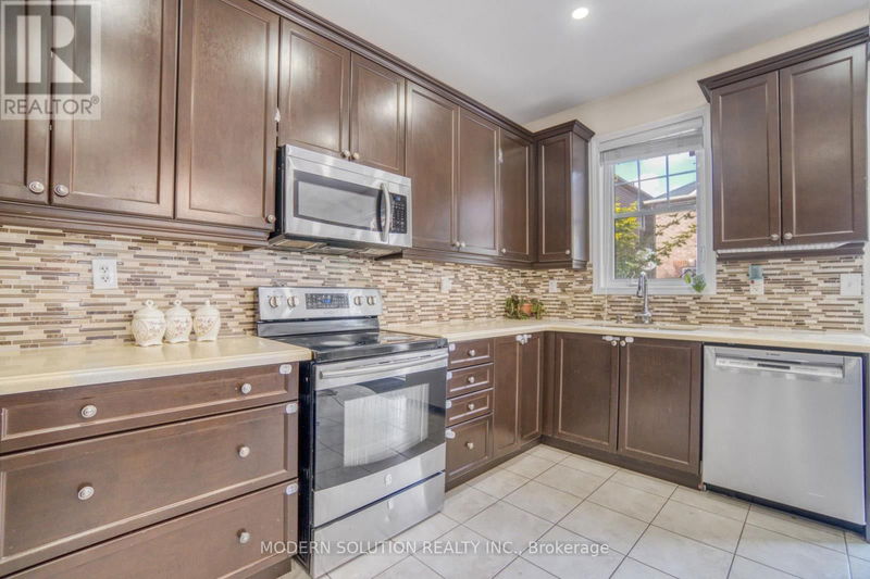 832 Challinor Terrace  Milton (Harrison), L9T7V6 | Image 12