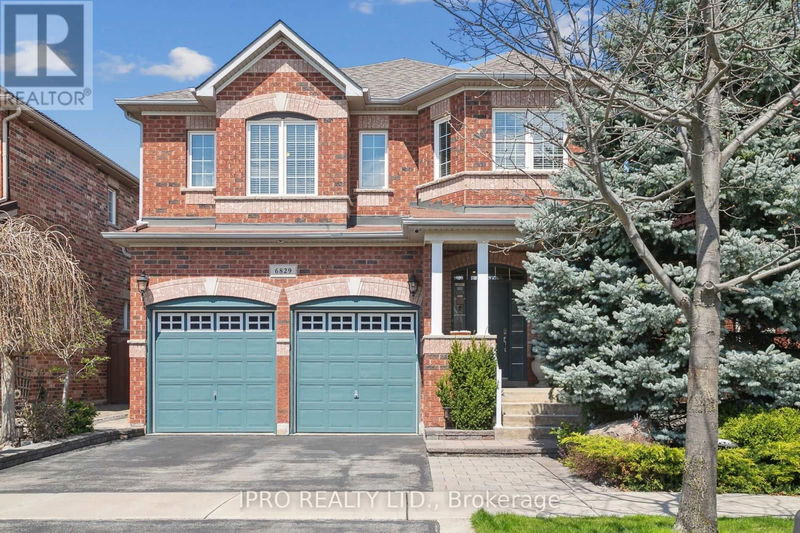 6829 Golden Hills Way  Mississauga (Meadowvale Village), L5W1P3 | Image 2