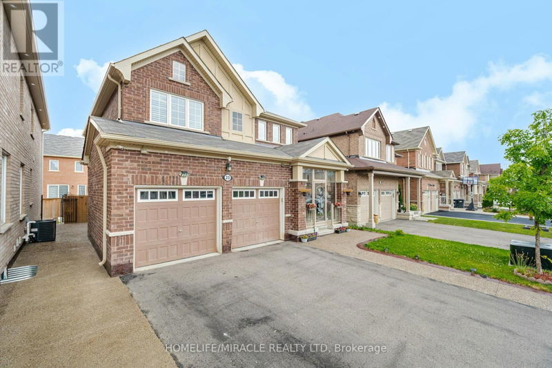 23 Callandar Road  Brampton (Northwest Brampton), L7A4V1 | Image 2