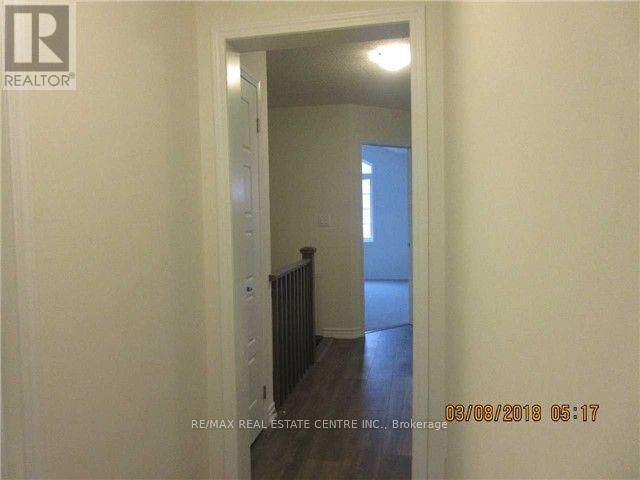 582 LAKING TERRACE Image 10