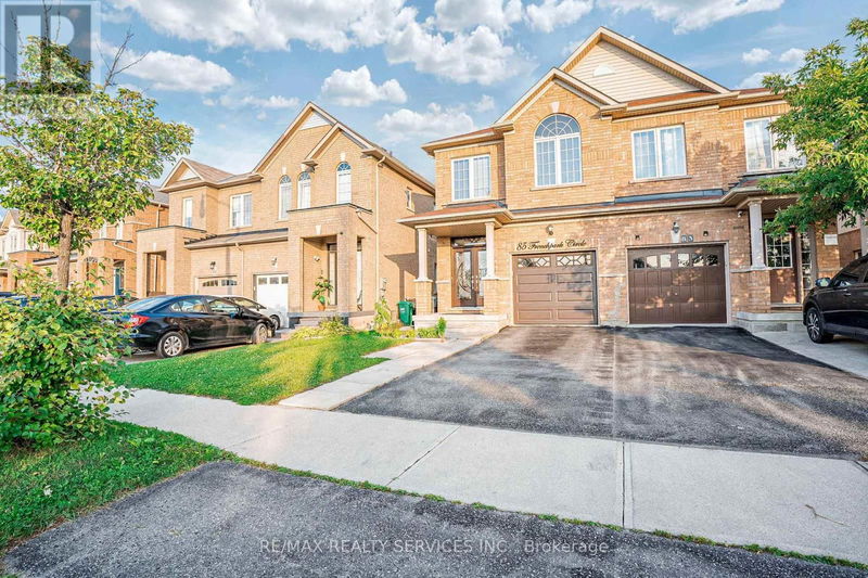 85 Frenchpark Circle  Brampton (Credit Valley), L6X0Y6 | Image 2