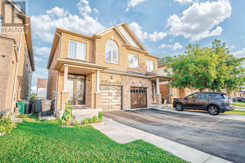 85 Frenchpark Circle  Brampton (Credit Valley), L6X0Y6 | Image 3