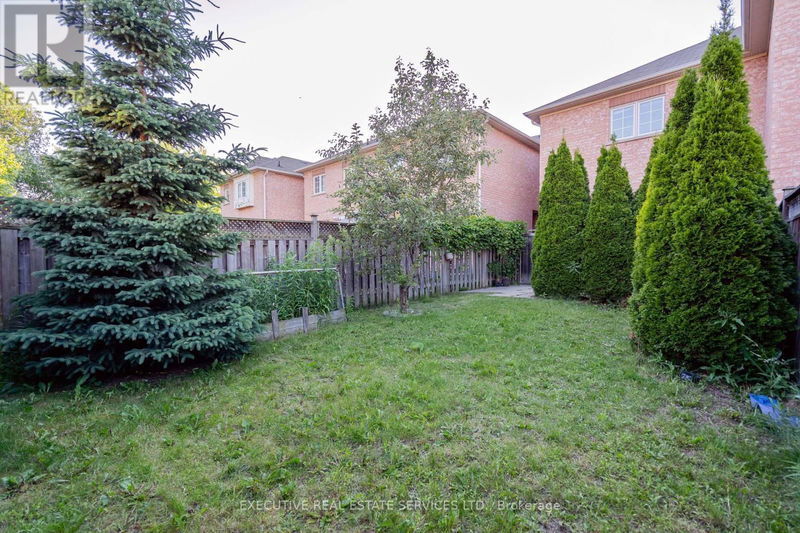 12 Heartview Road  Brampton (Sandringham-Wellington), L6Z0C6 | Image 8