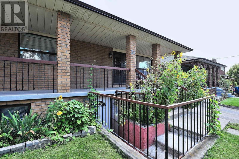 51 Ridge Road  Toronto (Downsview-Roding-CFB), M3M1C6 | Image 2