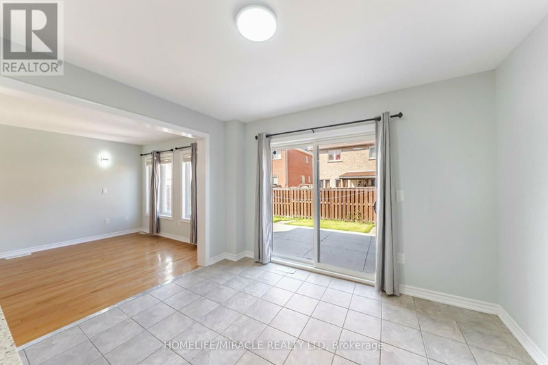 13 Nutwood Way  Brampton (Sandringham-Wellington), L6R0X7 | Image 11