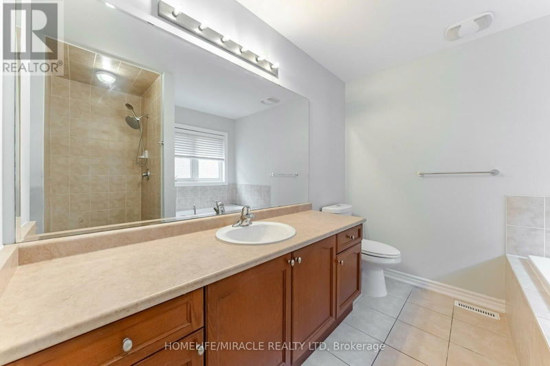 13 Nutwood Way  Brampton (Sandringham-Wellington), L6R0X7 | Image 20