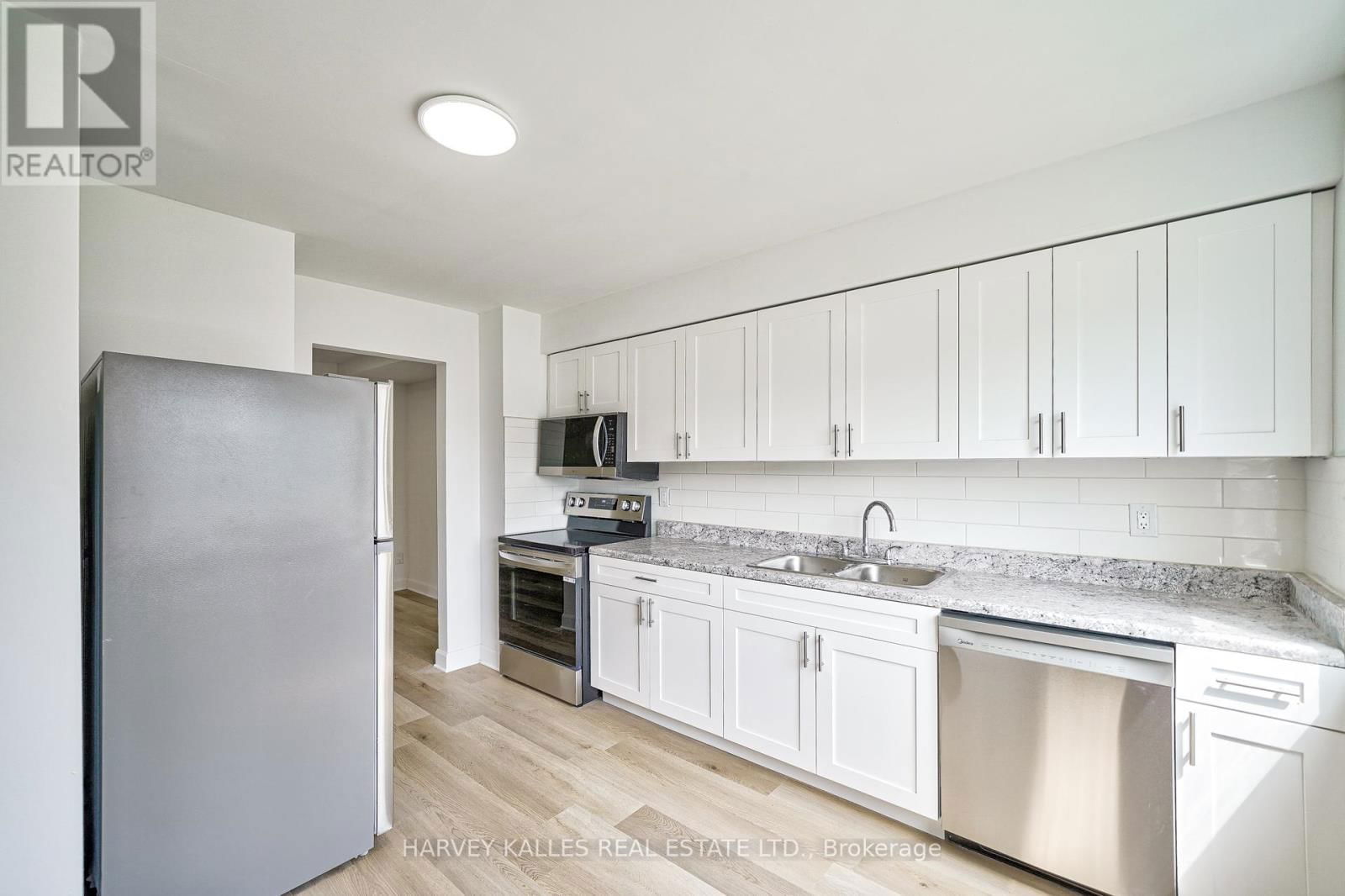 TH102 - 2012 SHEPPARD AVENUE W Image 7