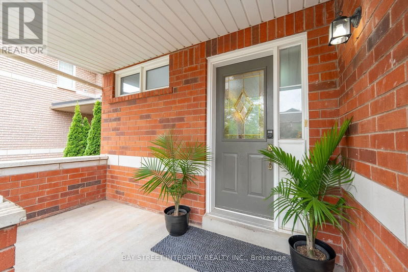 2423 Nichols Drive  Oakville (Iroquois Ridge North), L6H6T2 | Image 3