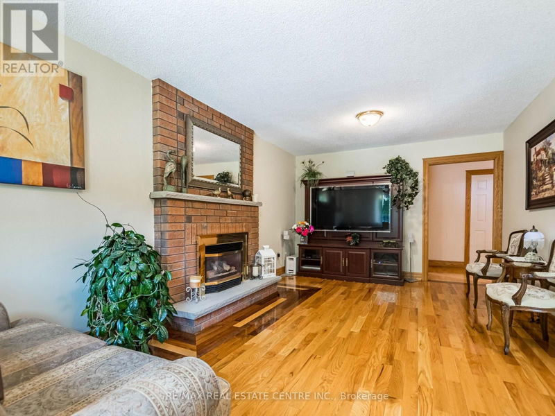 521 Nanak Road  Mississauga (Fairview), L5B3X2 | Image 12