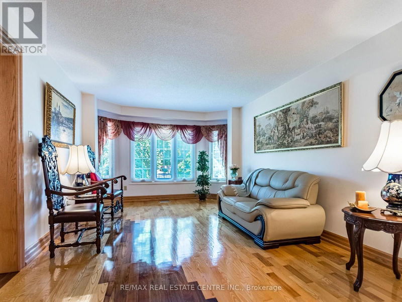 521 Nanak Road  Mississauga (Fairview), L5B3X2 | Image 7