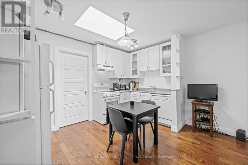 15 Runnymede Road  Toronto (High Park-Swansea), M6S2Y1 | Image 28