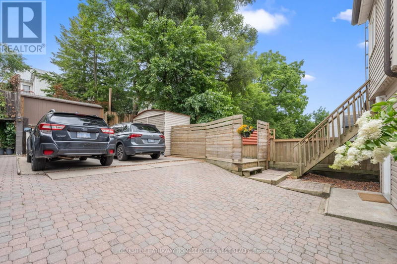 15 Runnymede Road  Toronto (High Park-Swansea), M6S2Y1 | Image 38