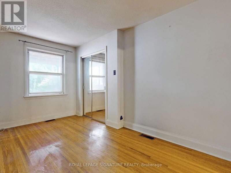 113 Humbercrest Boulevard  Toronto (Lambton Baby Point), M6S4L4 | Image 13