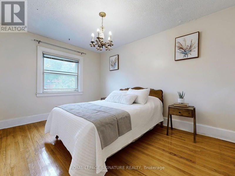 113 Humbercrest Boulevard  Toronto (Lambton Baby Point), M6S4L4 | Image 22