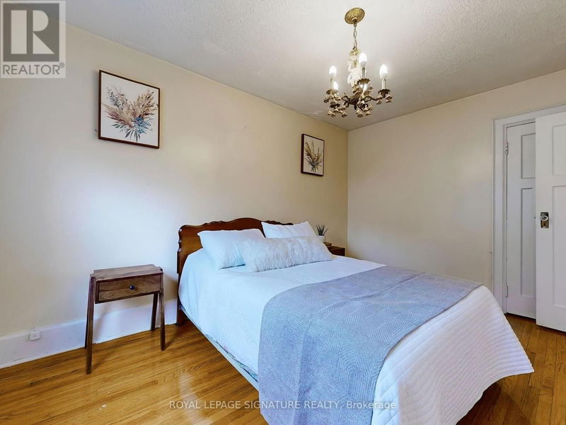 113 Humbercrest Boulevard  Toronto (Lambton Baby Point), M6S4L4 | Image 23