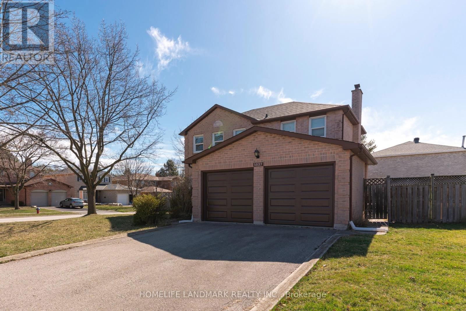 1537 QUEENSBURY CRESCENT Image 2