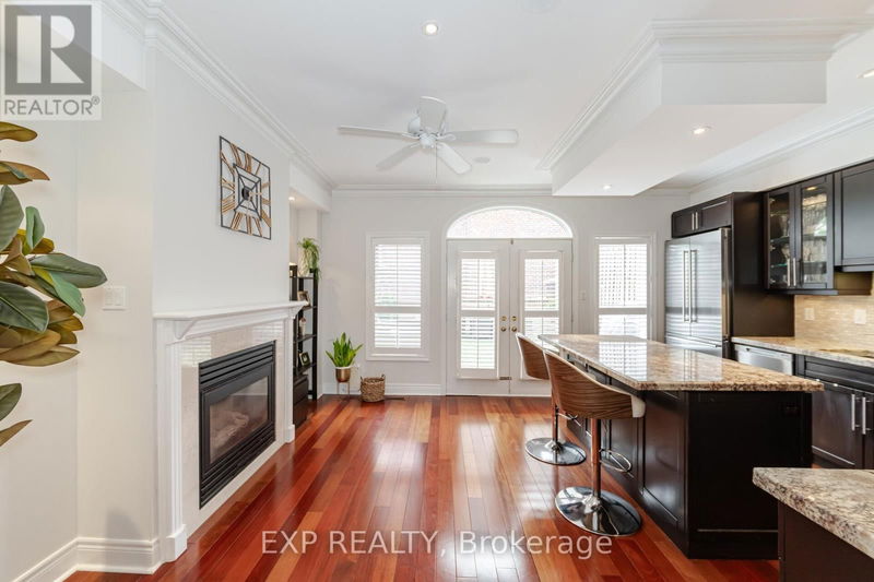  2 - 346 Park Lawn Road  Toronto (Stonegate-Queensway), M8Y3K4 | Image 11