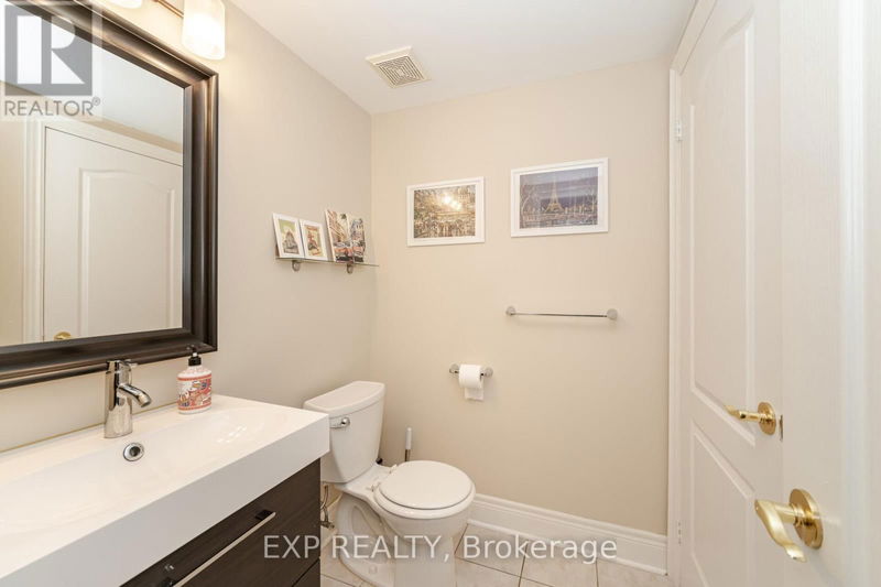  2 - 346 Park Lawn Road  Toronto (Stonegate-Queensway), M8Y3K4 | Image 33