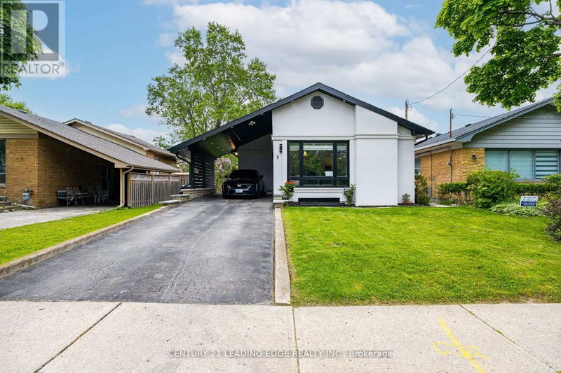 5 WESTHAMPTON Drive  Toronto (Kingsview Village-The Westway), M9R1X7 | Image 1