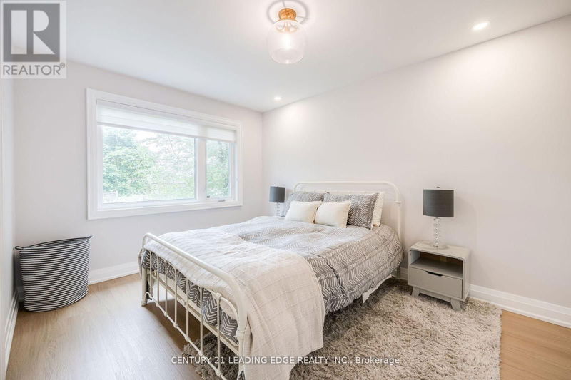 5 WESTHAMPTON Drive  Toronto (Kingsview Village-The Westway), M9R1X7 | Image 16