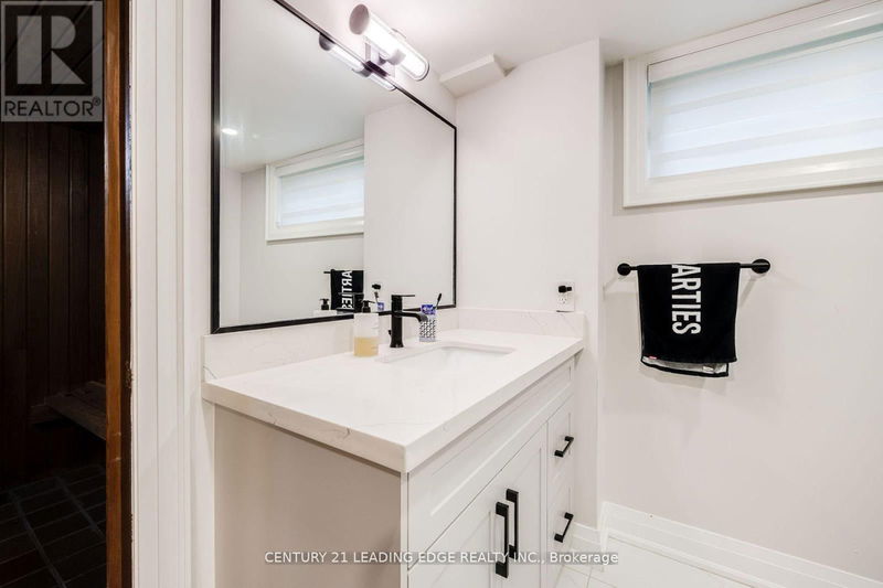 5 WESTHAMPTON Drive  Toronto (Kingsview Village-The Westway), M9R1X7 | Image 27