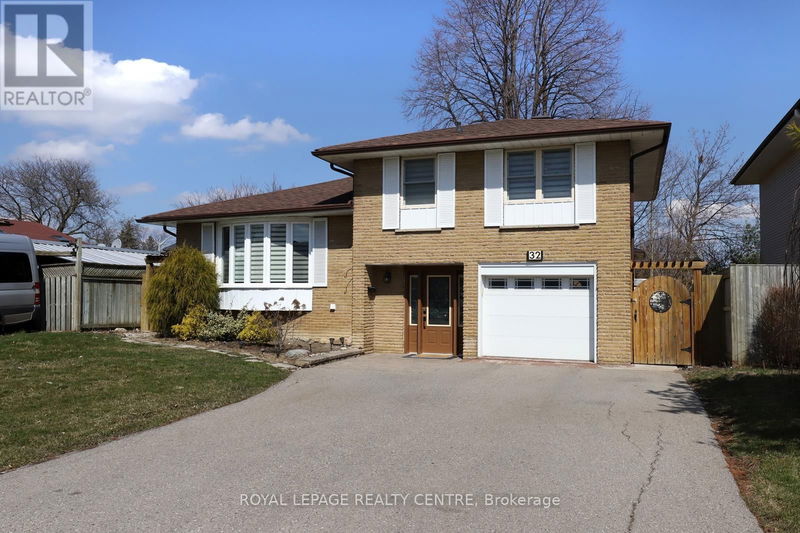 32 Coniston Avenue  Brampton (Northwood Park), L6X2H4 | Image 3