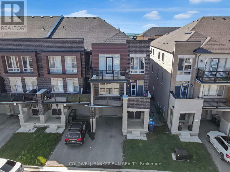 42 Donald Ficht Crescent  Brampton (Northwest Brampton), L7A5H8 | Image 2