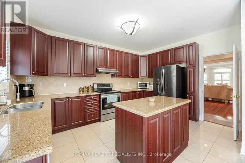 17 Valleycreek Drive  Brampton (Bram East), L6P2B7 | Image 12