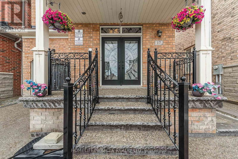 17 Bachelor Street  Brampton (Northwest Brampton), L7A5B1 | Image 2