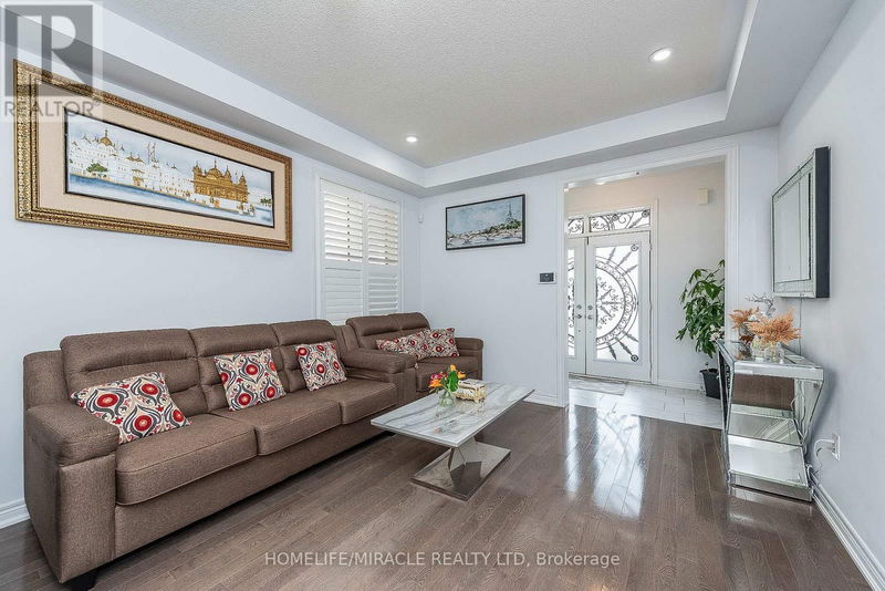 17 Bachelor Street  Brampton (Northwest Brampton), L7A5B1 | Image 5