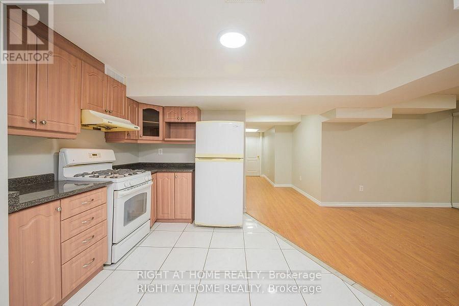 1724 SAMUELSON CIRCLE Image 32